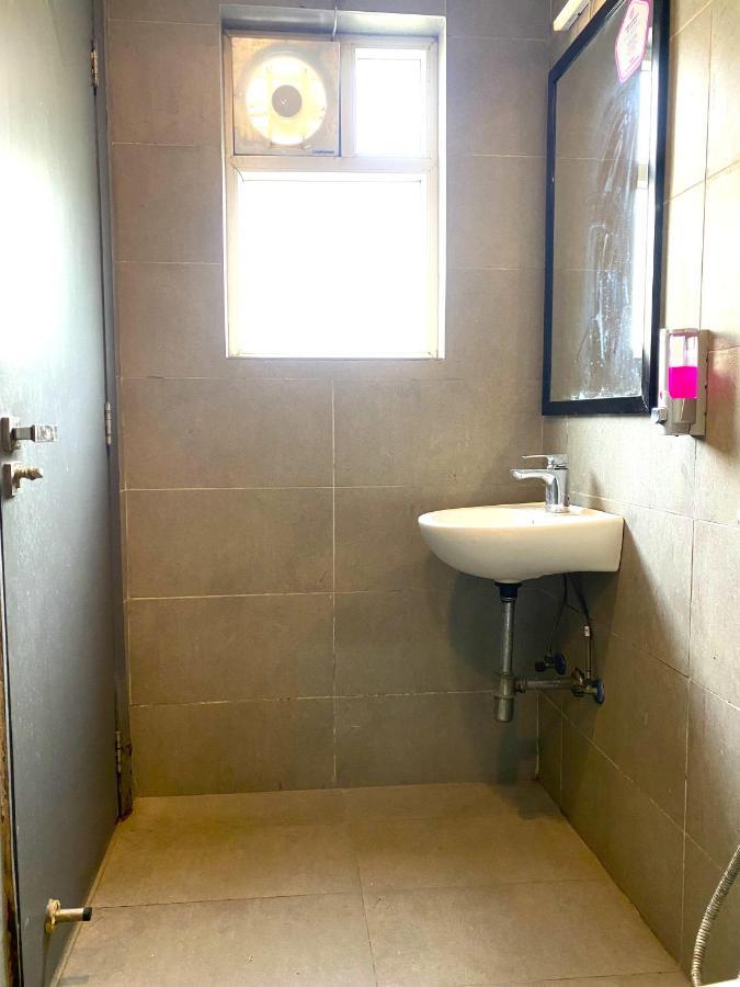 Qotel Hotel Ip Residency East Delhi Preet Vihar New Delhi Buitenkant foto