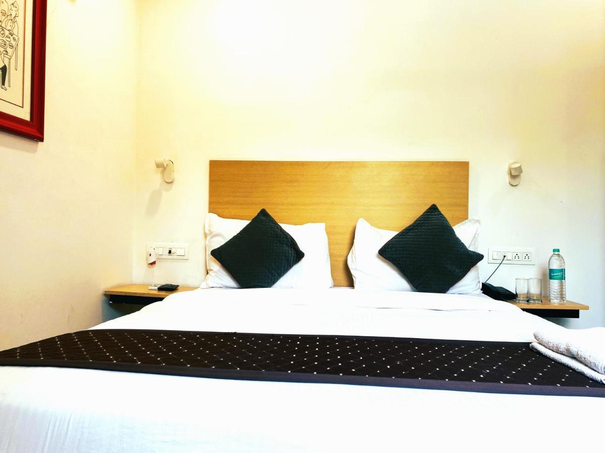 Qotel Hotel Ip Residency East Delhi Preet Vihar New Delhi Buitenkant foto
