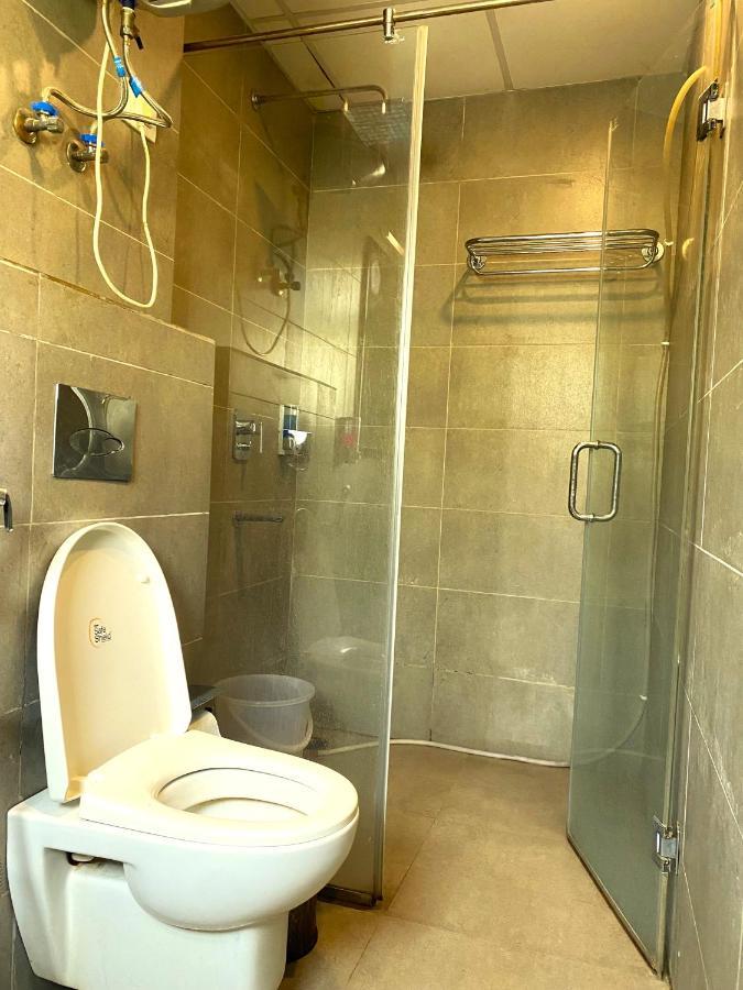 Qotel Hotel Ip Residency East Delhi Preet Vihar New Delhi Buitenkant foto