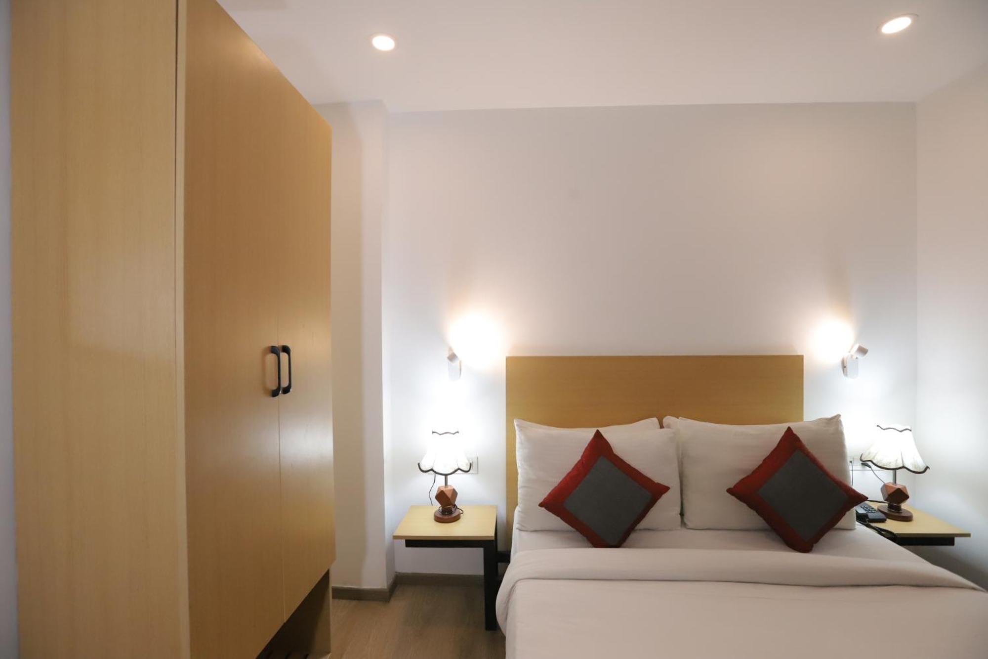Qotel Hotel Ip Residency East Delhi Preet Vihar New Delhi Buitenkant foto