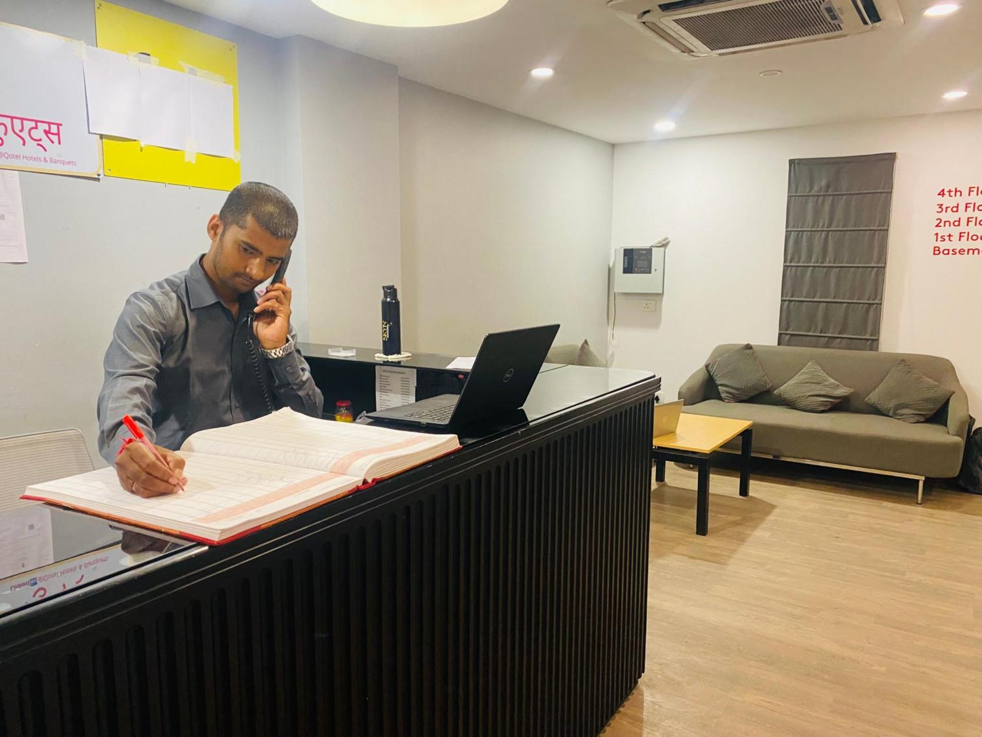 Qotel Hotel Ip Residency East Delhi Preet Vihar New Delhi Buitenkant foto